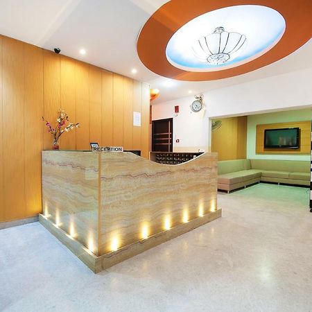 Hotel Apra Inn ニューデリー エクステリア 写真