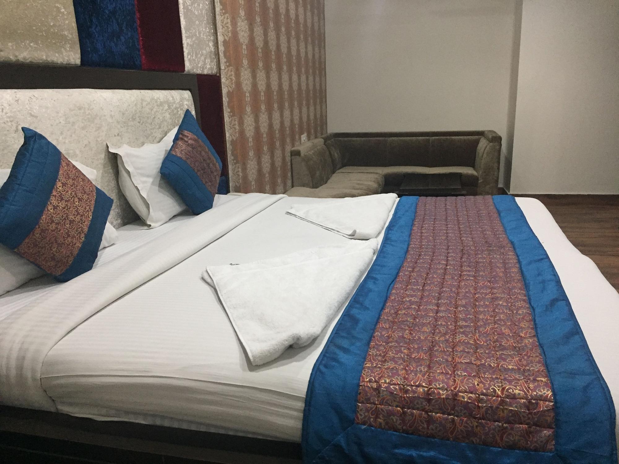 Hotel Apra Inn ニューデリー エクステリア 写真