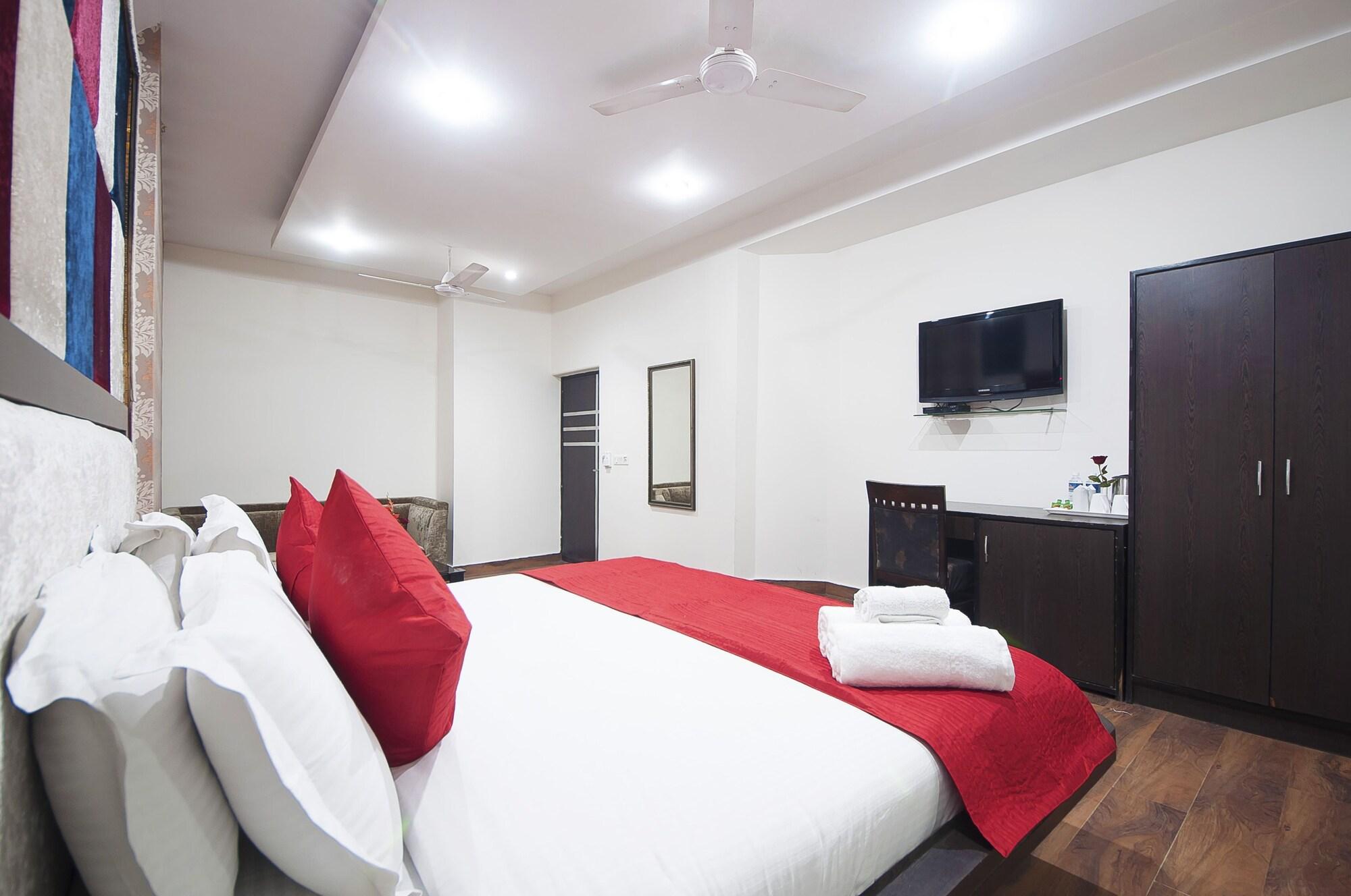 Hotel Apra Inn ニューデリー エクステリア 写真